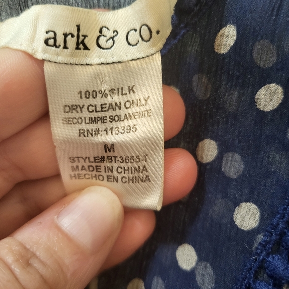 Silk polka dot blouse sz m - Picture 3 of 4